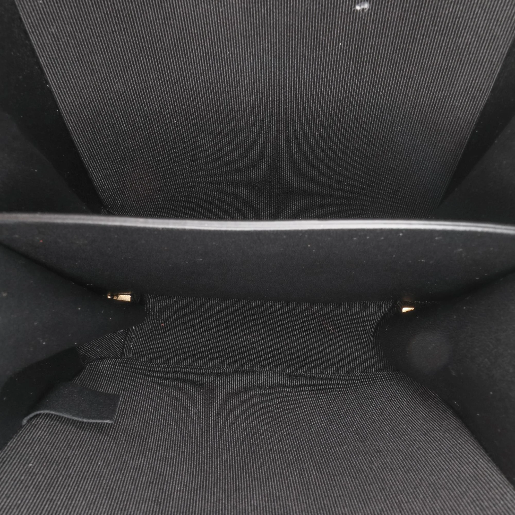 Chanel Calfskin Stitched Cup Of Tea Vanity Case - Image 4