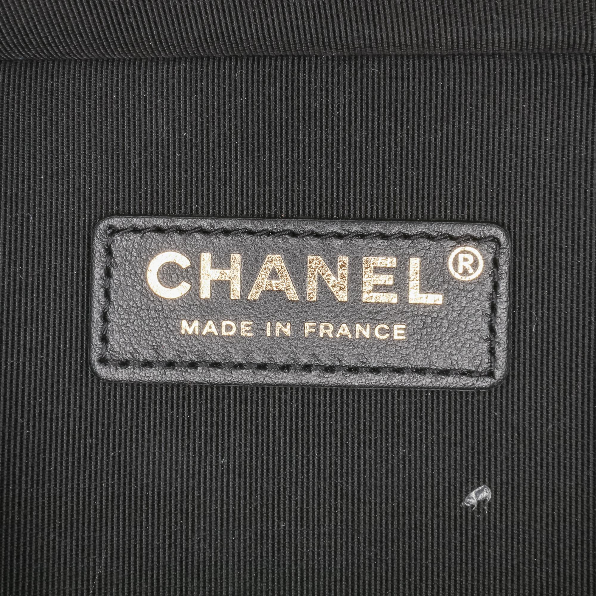 Chanel Calfskin Stitched Cup Of Tea Vanity Case - Image 6