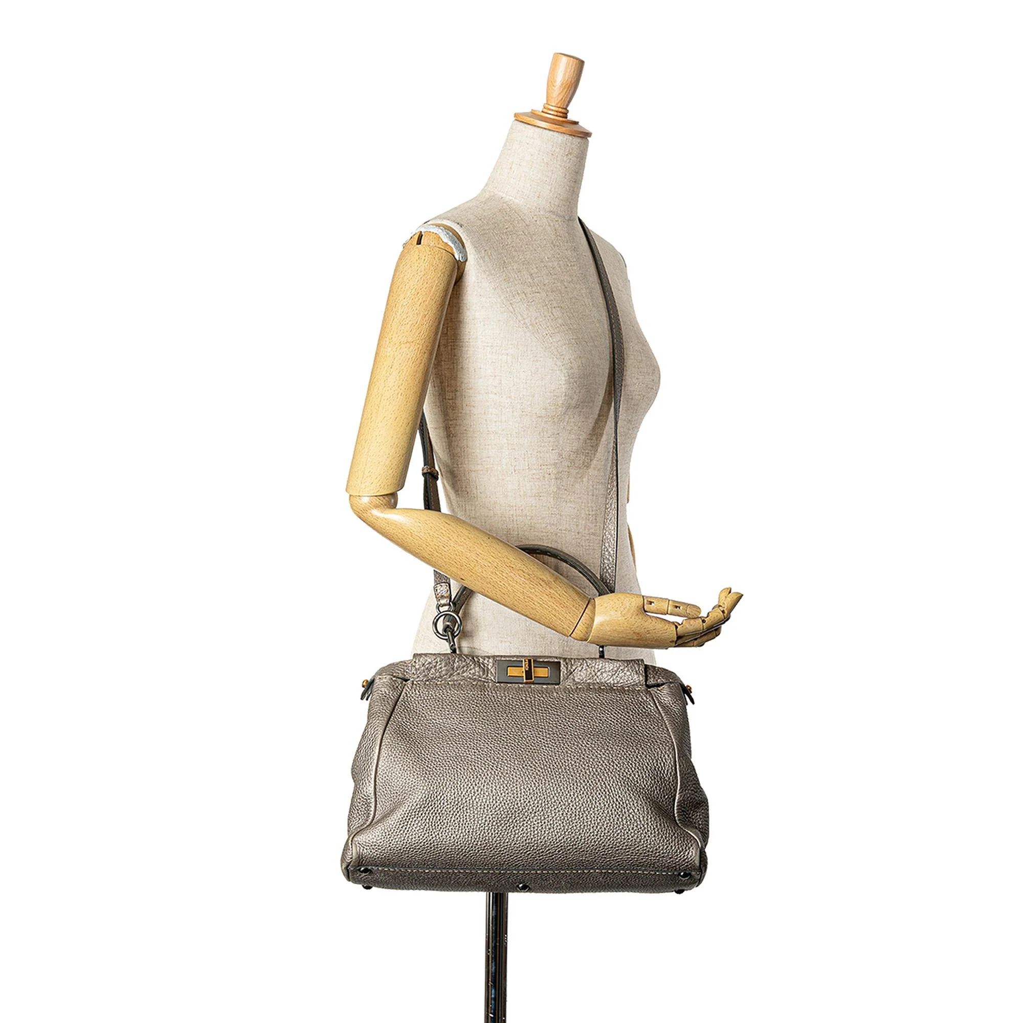 Fendi Medium Selleria Peekaboo - Image 10