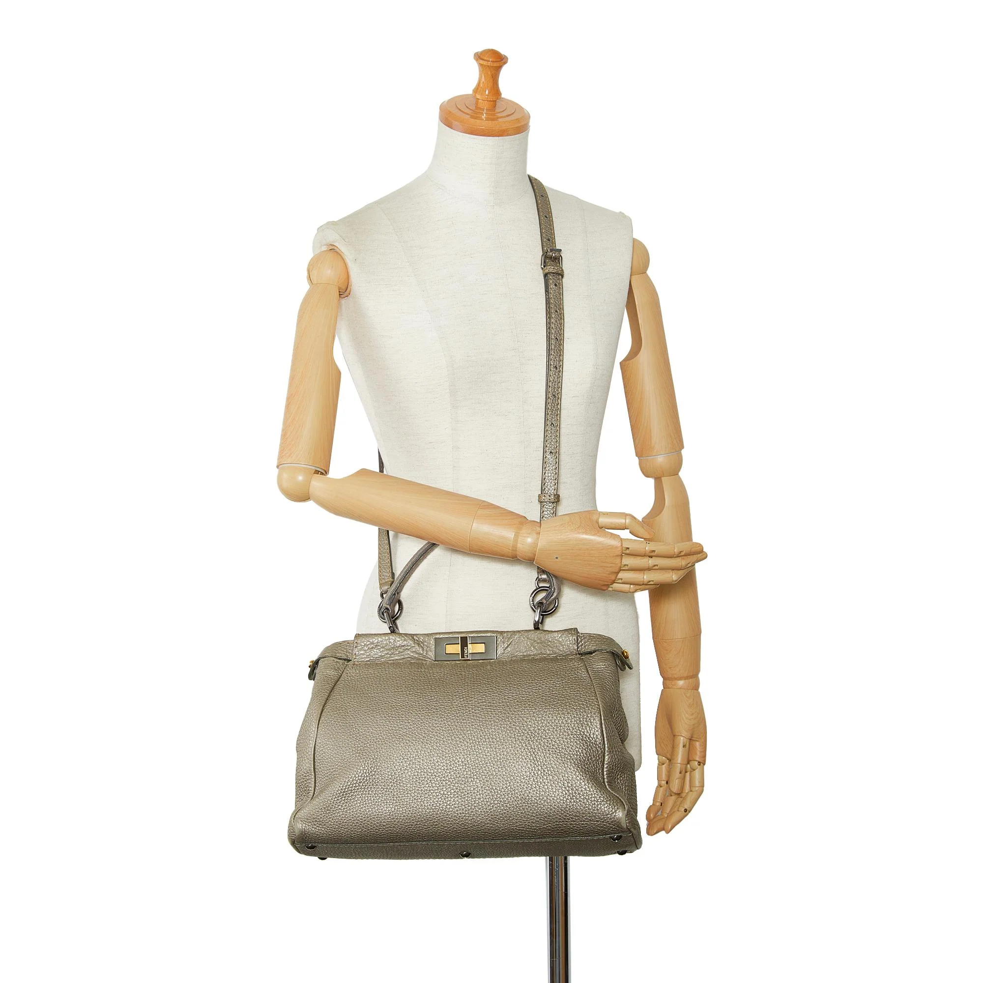 Fendi Medium Selleria Peekaboo - Image 11