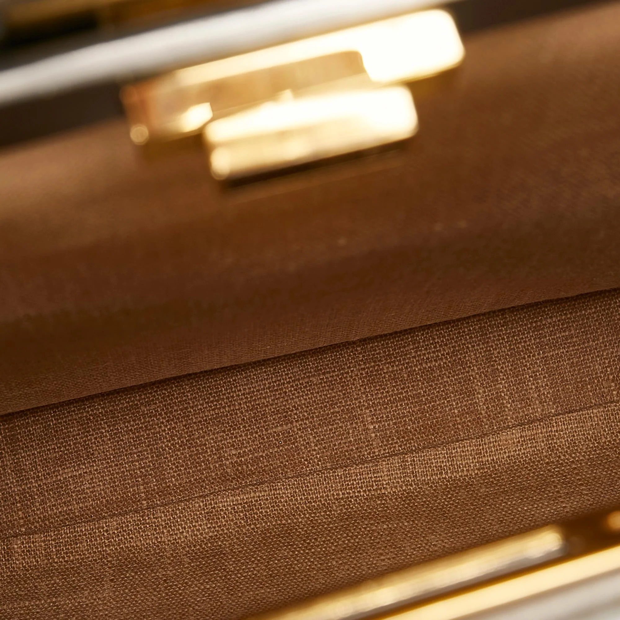 Fendi Medium Selleria Peekaboo - Image 4