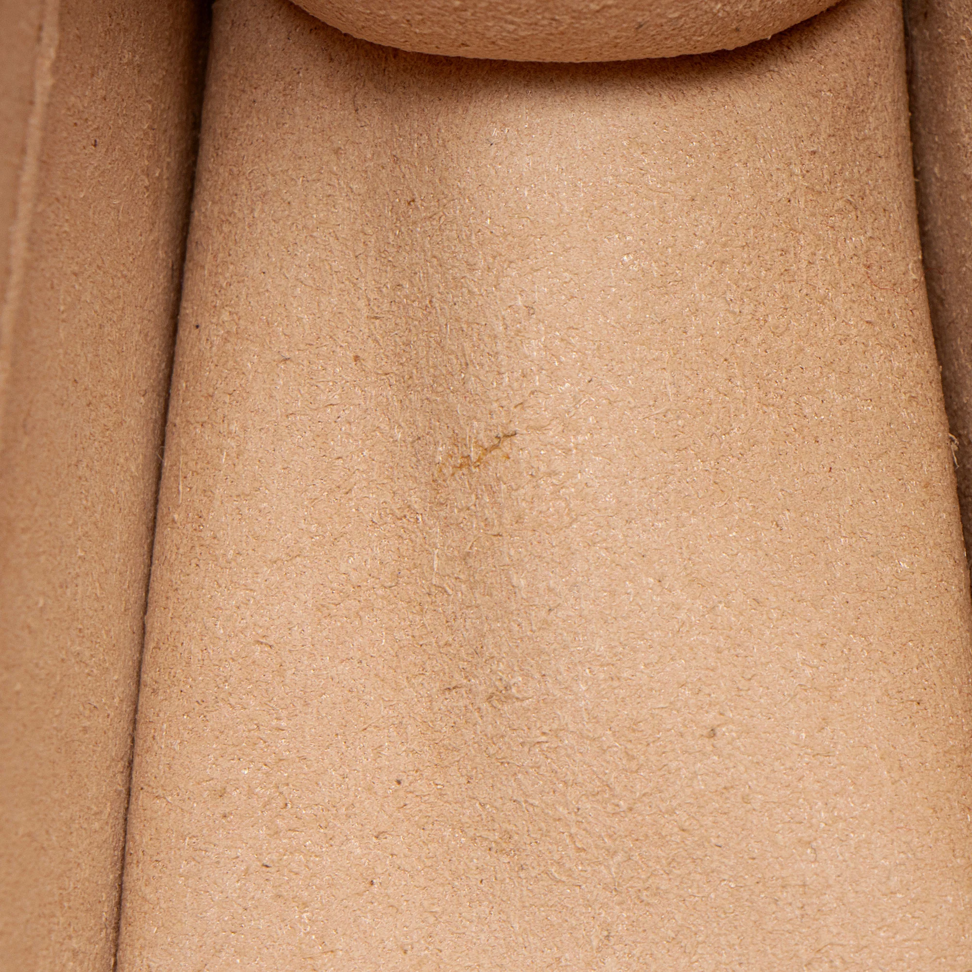 Gucci Leather Crystal Heart Linea Totem Small Crossbody - Image 11