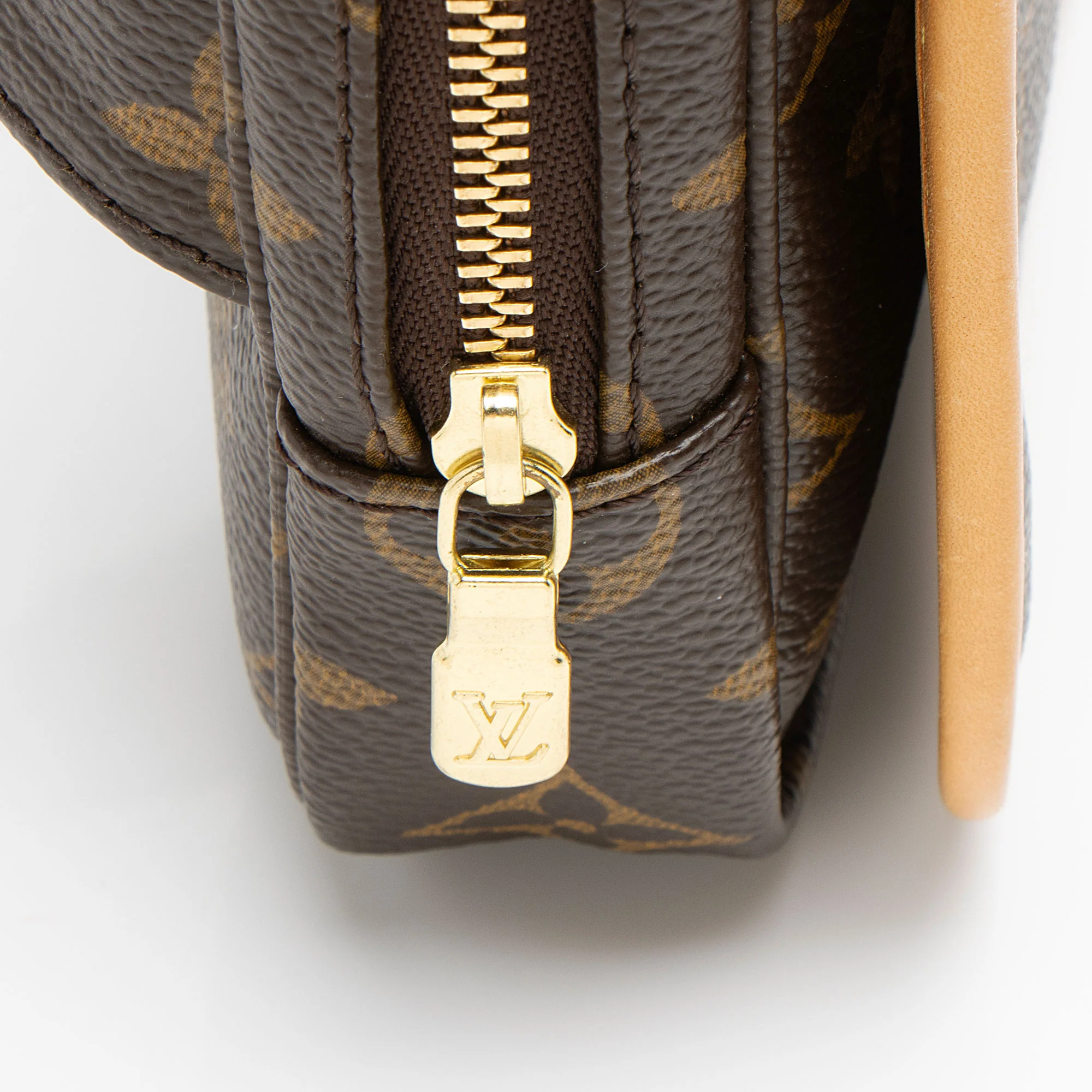 Louis Vuitton Monogram Canvas Bosphore Belt Bag - Image 9