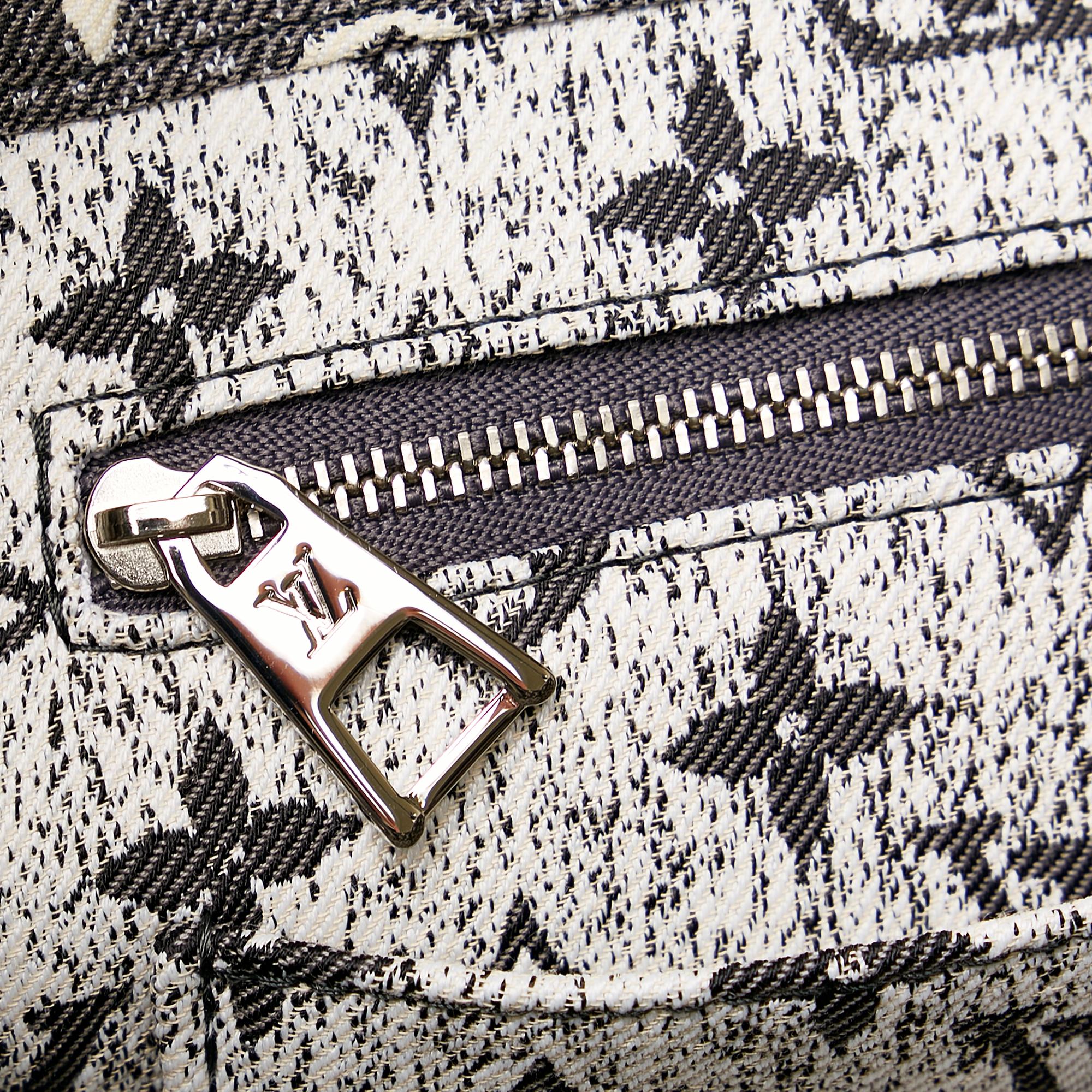 Louis Vuitton Monogram Denim Onthego MM - Image 9