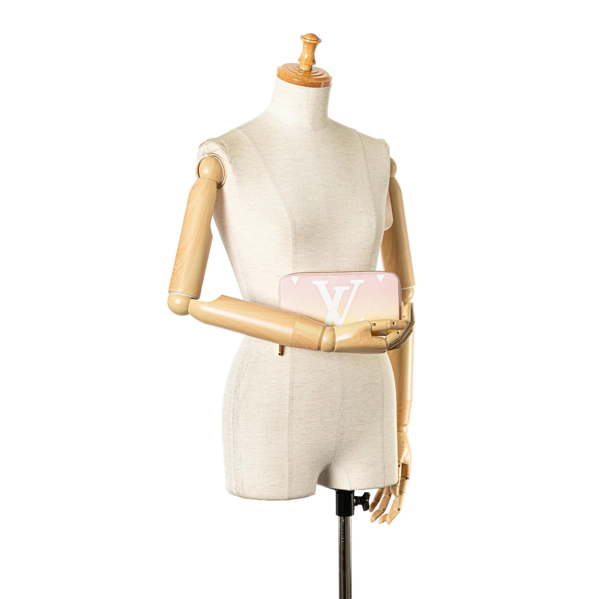 Louis Vuitton Monogram Giant By The Pool Zippy Wallet - Image 11