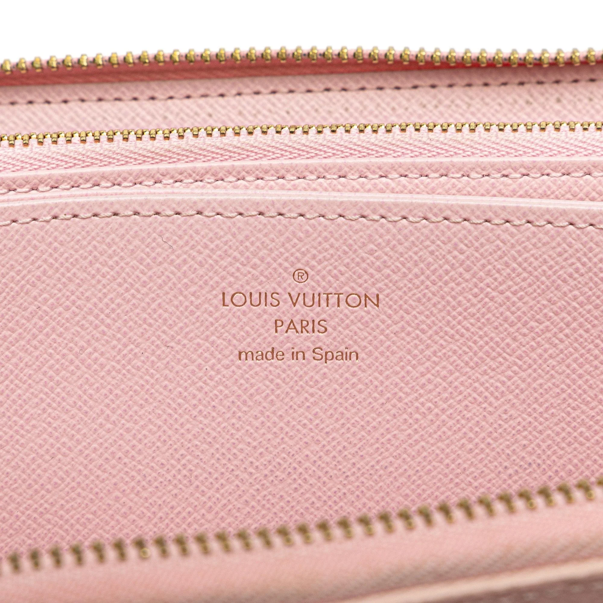 Louis Vuitton Monogram Giant By The Pool Zippy Wallet - Image 7