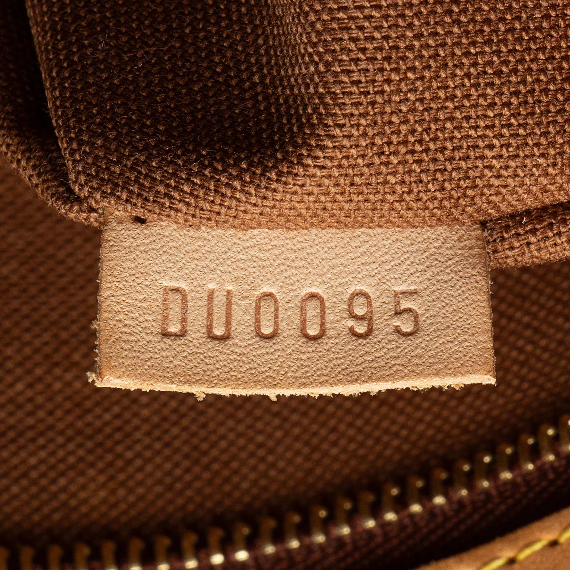 Louis Vuitton Vintage Monogram Canvas Batignolles Horizontal Tote - Image 6