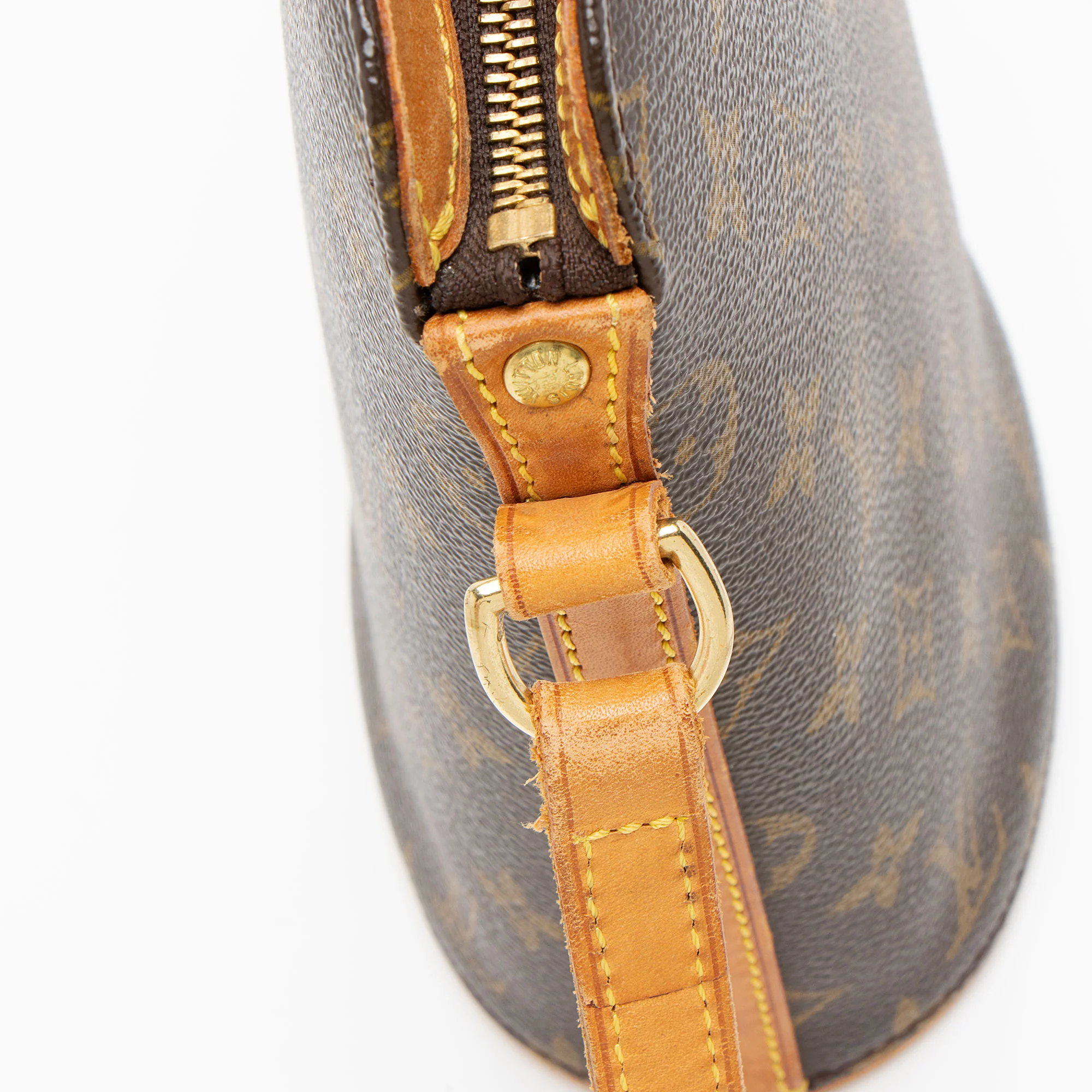 Louis Vuitton Vintage Monogram Canvas Drouot Shoulder Bag - Image 12