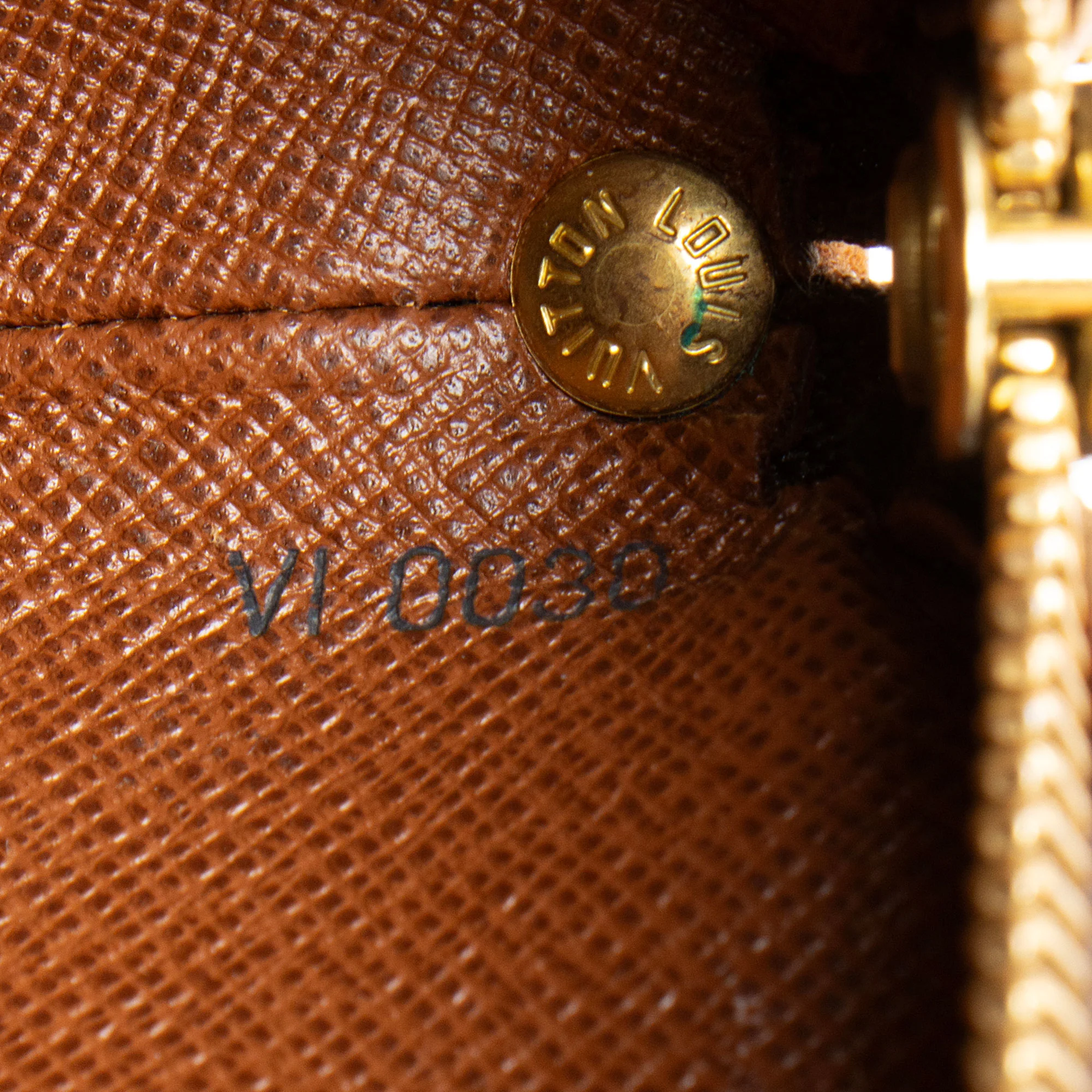 Louis Vuitton Vintage Monogram Canvas Drouot Shoulder Bag - Image 6