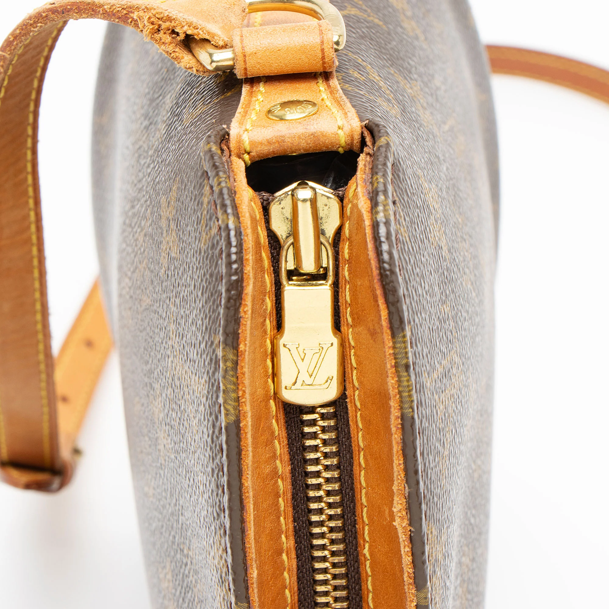 Louis Vuitton Vintage Monogram Canvas Drouot Shoulder Bag - Image 9